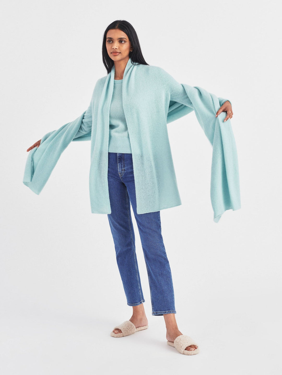 White + Warren - Cashmere Travel Wrap in Sea Ice