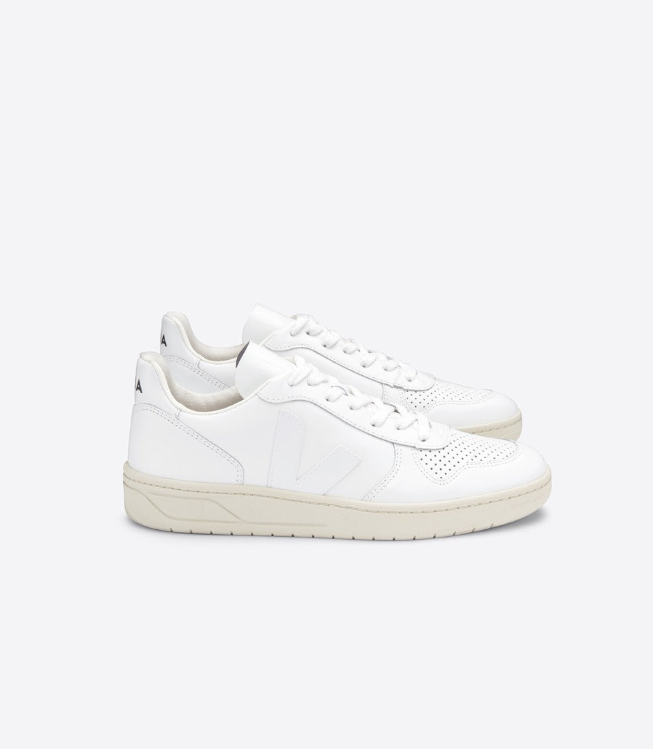 Veja v10 extra white 2025