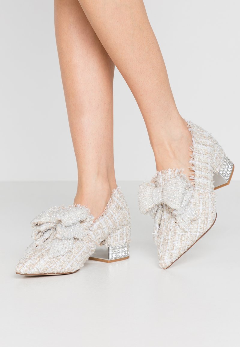 Jeffrey Campbell ValensiaJH Pumps in White Tweed Silver Blond Genius