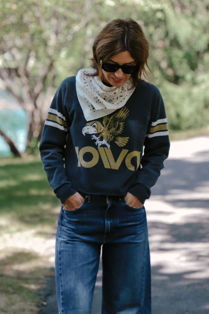 Iowa Hawkeyes Cut Hem Sweatshirt Stripes Sleeve (BL932-BLIWA2198A) Vintage Black