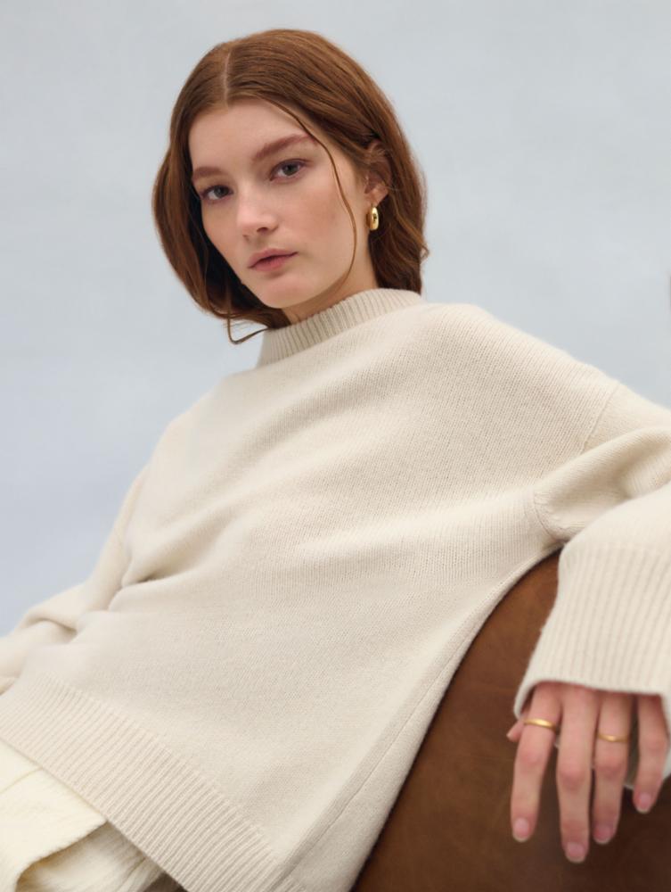 WHITE & WARREN - Cashmere Blend Cozy Crewneck in Ivory