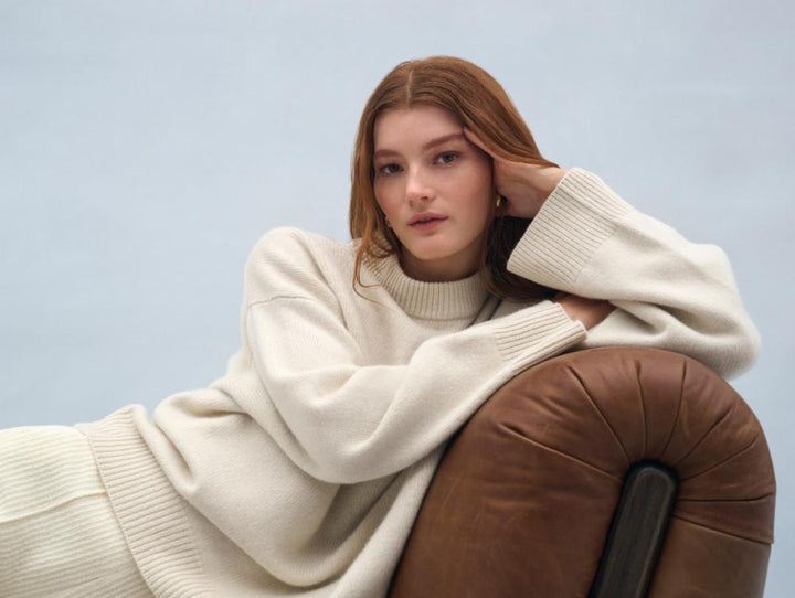 WHITE & WARREN - Cashmere Blend Cozy Crewneck in Ivory
