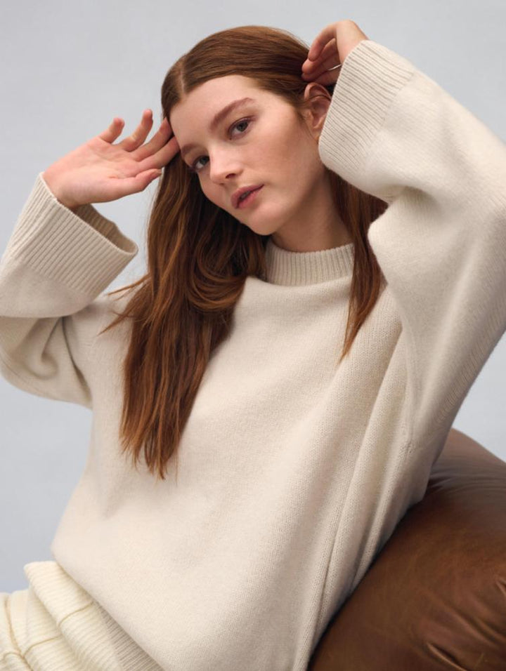 WHITE & WARREN - Cashmere Blend Cozy Crewneck in Ivory