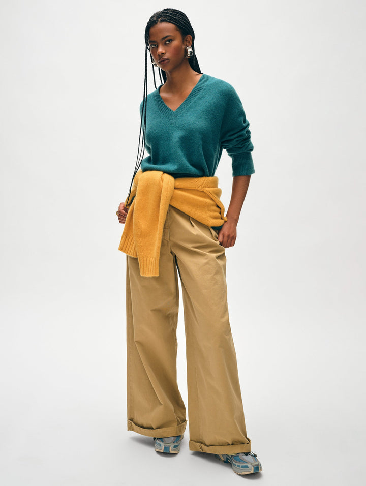 WHITE & WARREN - Cashmere Rib Trim V-Neck in Jade Heather