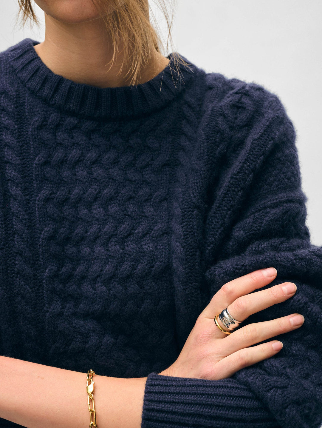 White + Warren - Merino Cashmere Cable Crewneck in Navy