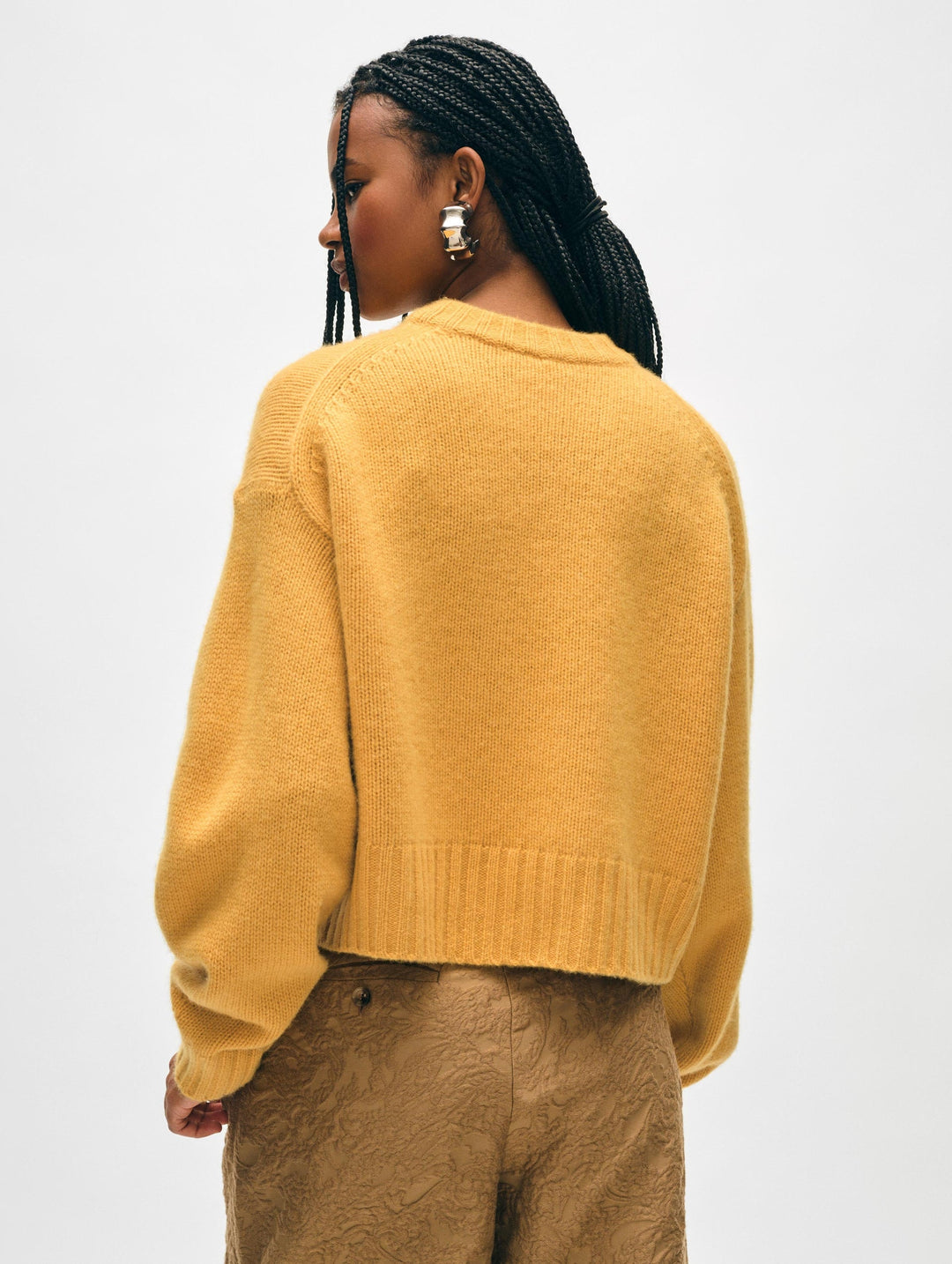 WHITE & WARREN - Cashmere Saddle Sleeve Crewneck Sweater in Goldenrod