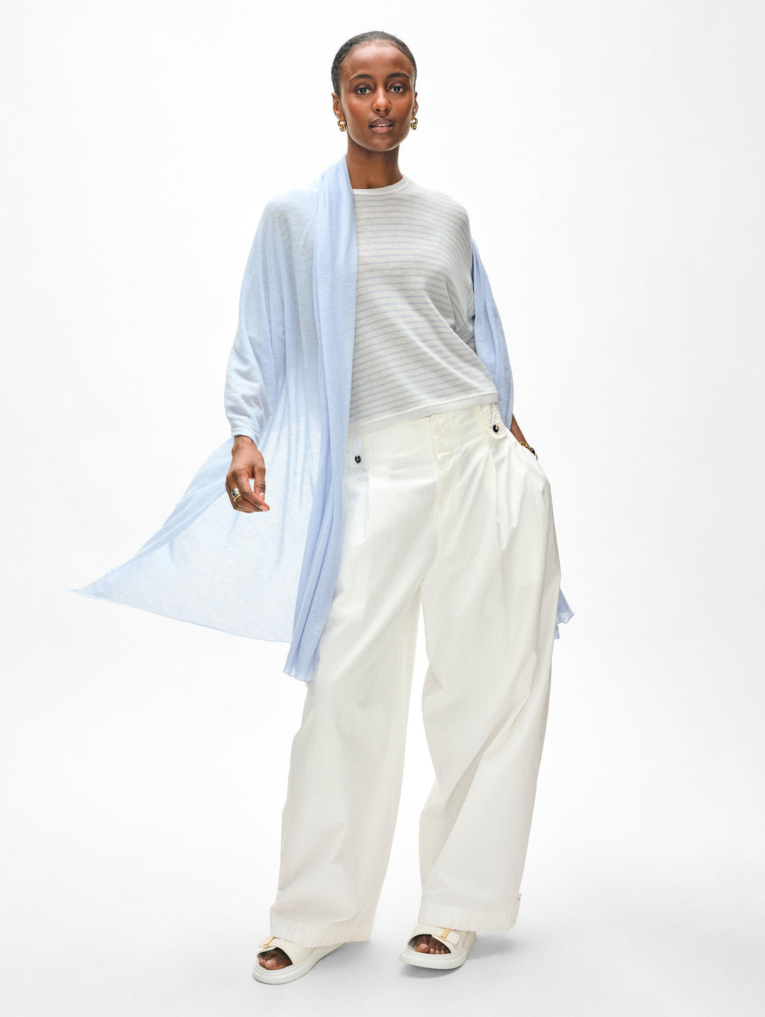 White + Warren - Superfine Cashmere Blend Travel Wrap in Horizon Blue