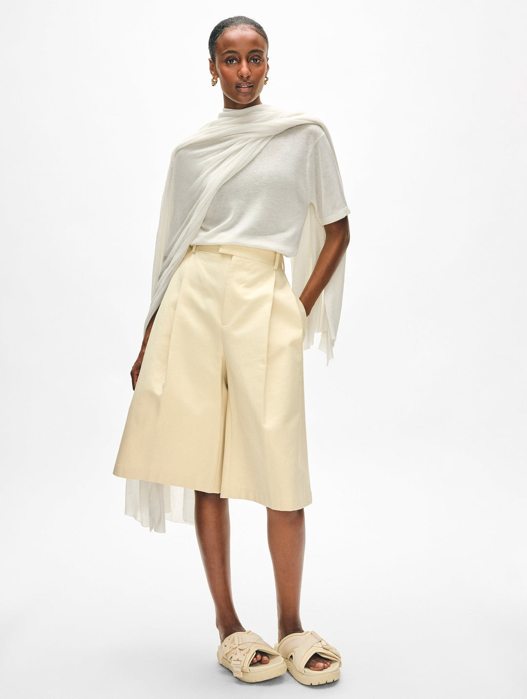 White + Warren - Superfine Cashmere Blend Travel Wrap in White