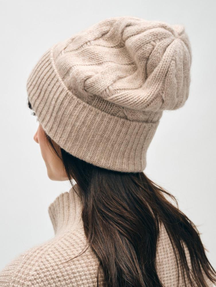 White + Warren - Cashmere Cable Knit Beanie in Sandwisp Heather