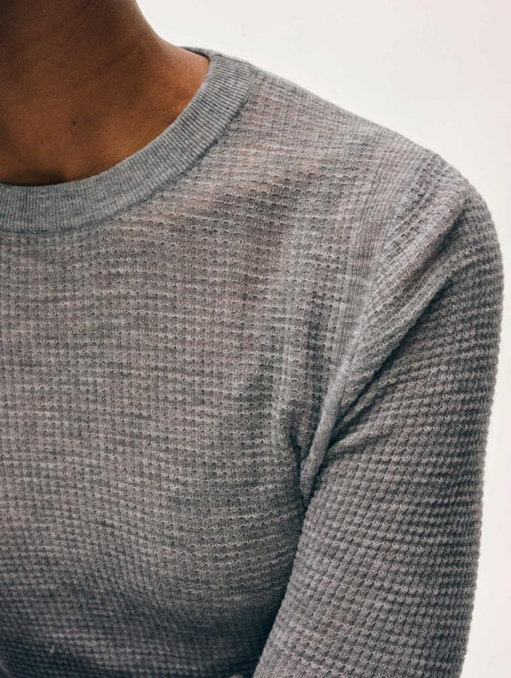 White + Warren - Superfine Cashmere Blend Waffle Crewneck in Greystone Heather