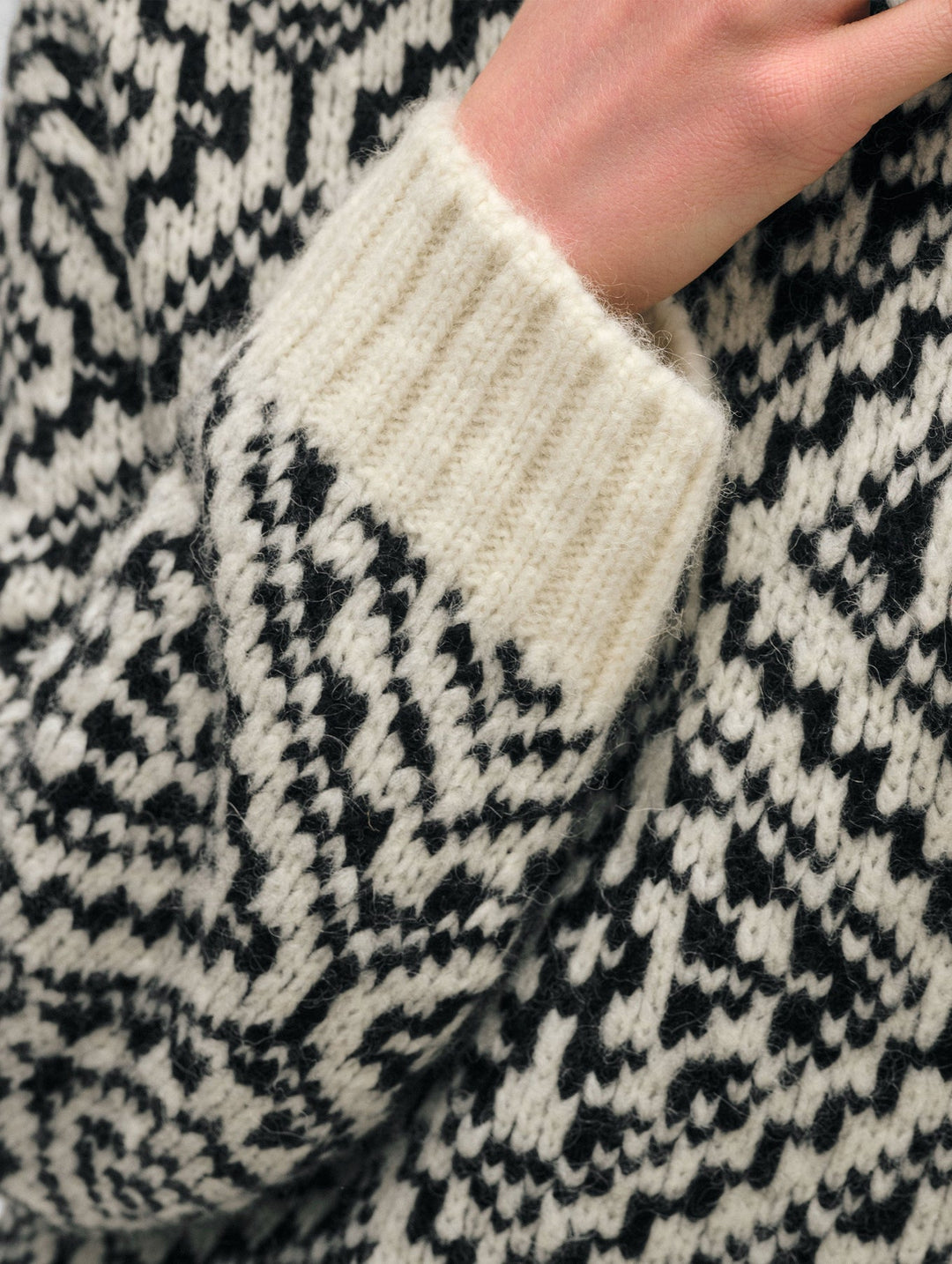 White + Warren - Plush Alpaca Blend Nordic Crewneck in Ivory/Black
