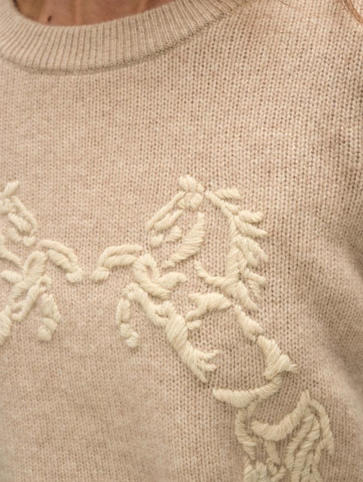 White + Warren - Cashmere Blend Horse Embroidered Crew in Sand/Ivory