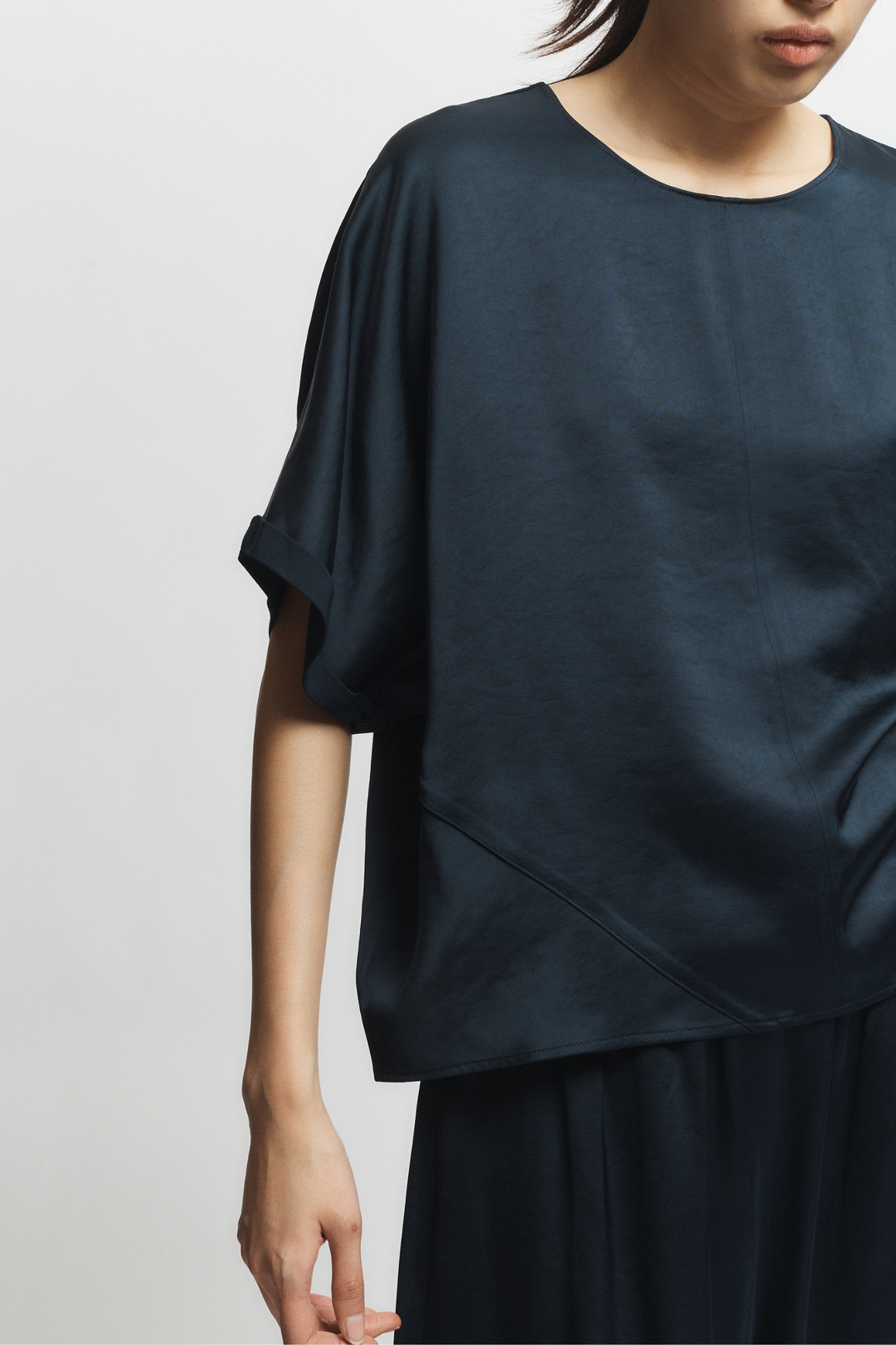 Saint Art New York - Maeve Dolman Blouse in Navy