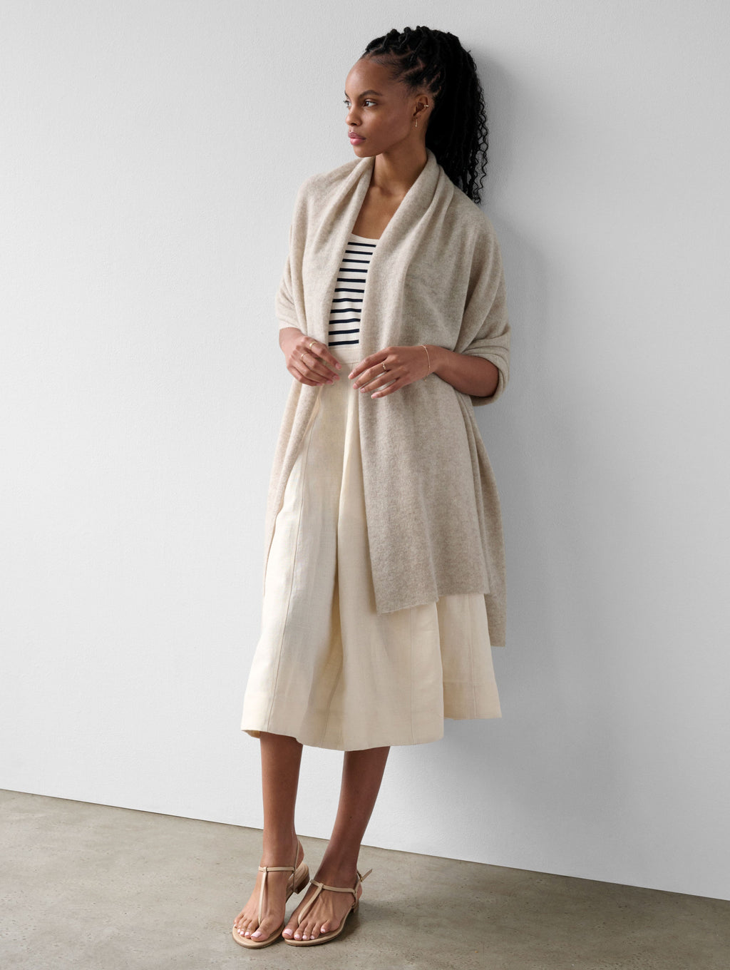 White + Warren - Cashmere Travel Wrap in Sandwisp Heather