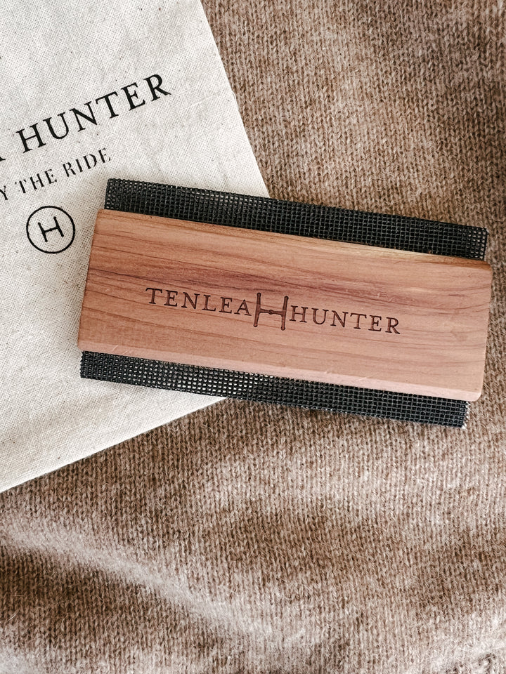 Tenlea Hunter - Sweater Comb