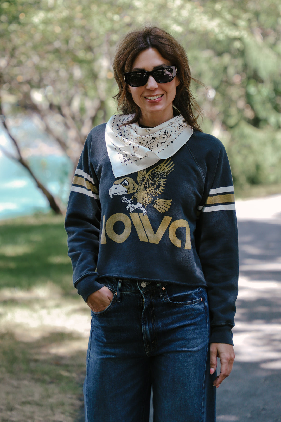 Iowa Hawkeyes Cut Hem Sweatshirt Stripes Sleeve (BL932-BLIWA2198A) Vintage Black