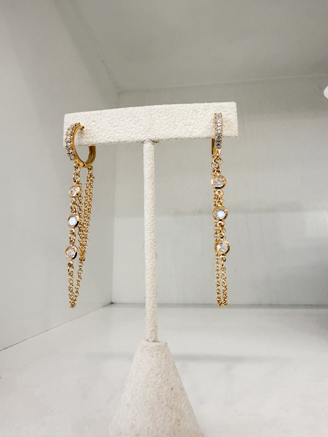 Alexa Leigh - Drop Chain Crystal Huggies in Gold