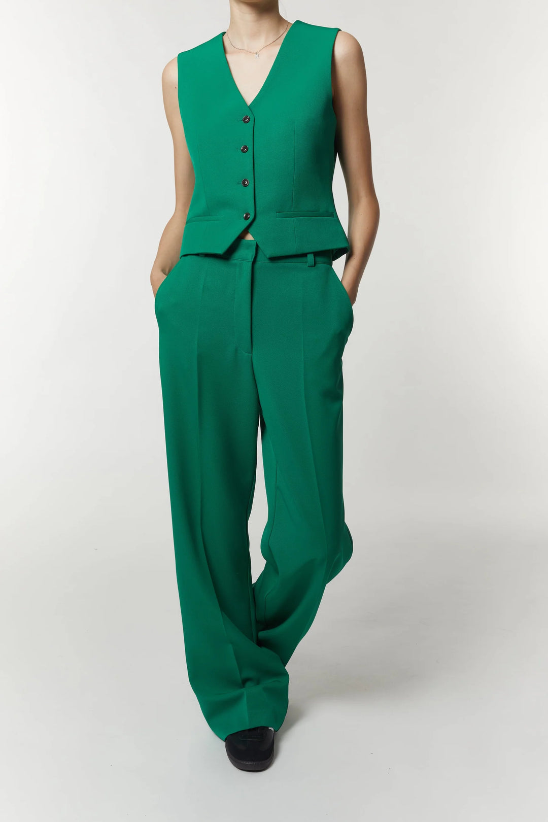 Saint Art New York - Lucy Mid-Rise Relaxed Fit Trouser in Emerald