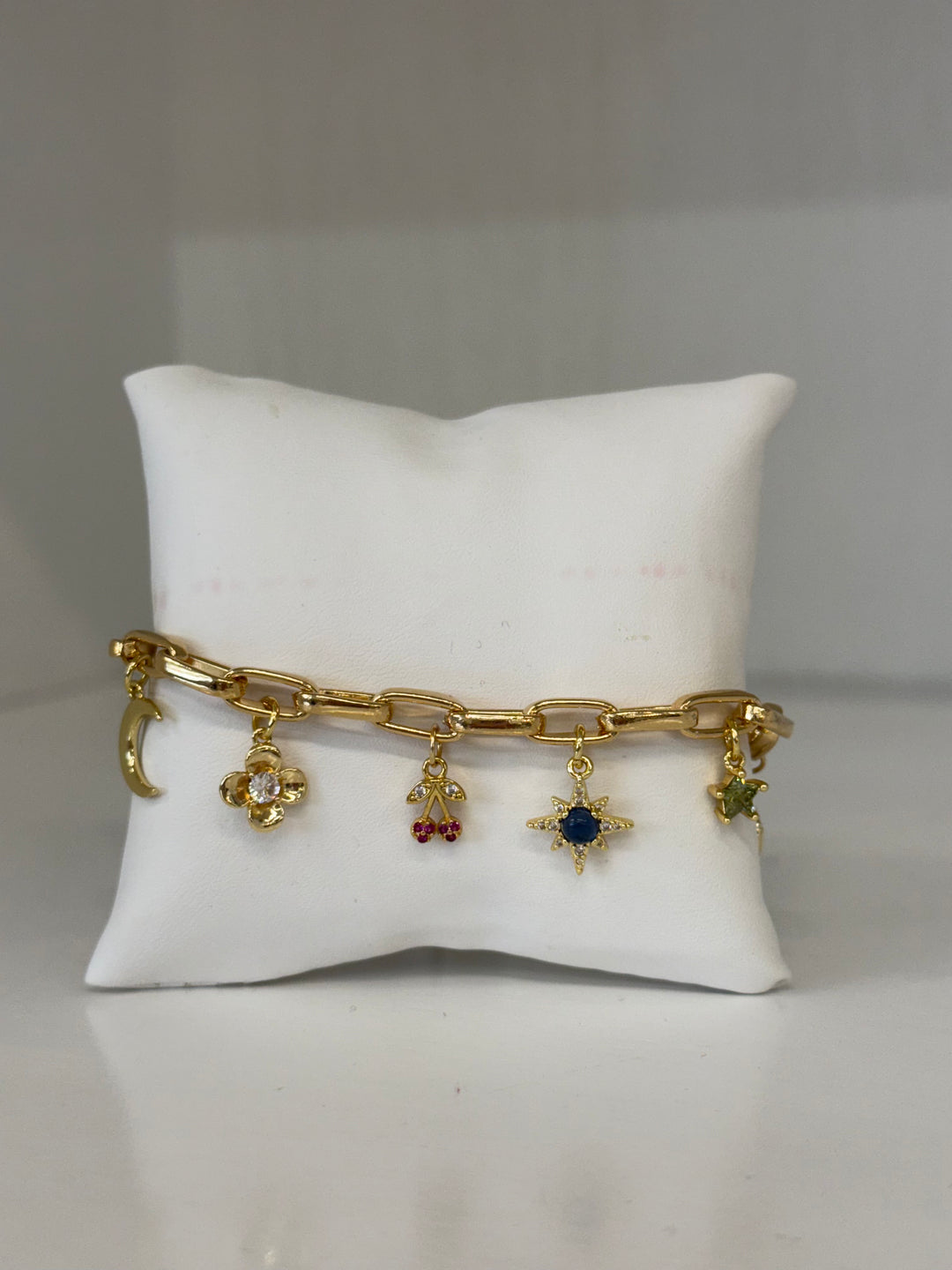 Alexa Leigh - Bespoke Oval Link Charm Bracelet in Gold