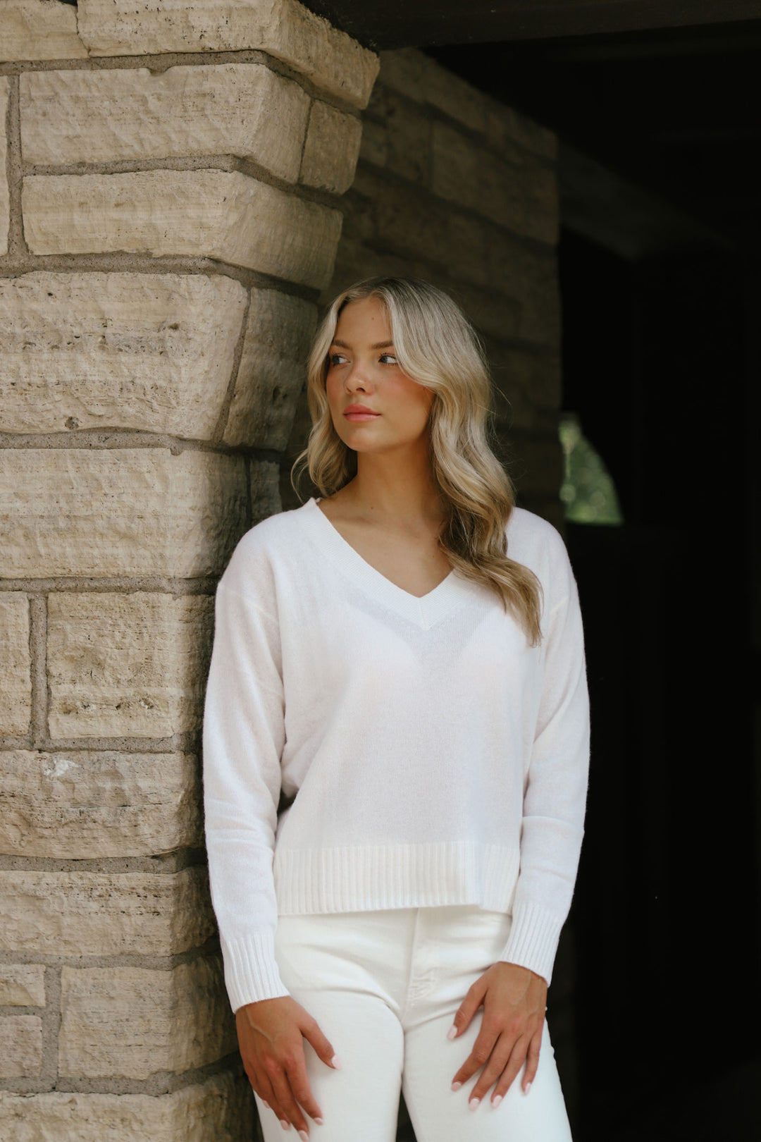 Tenlea Hunter - Cashmere Perfect V-Neck Sweater in Soft White