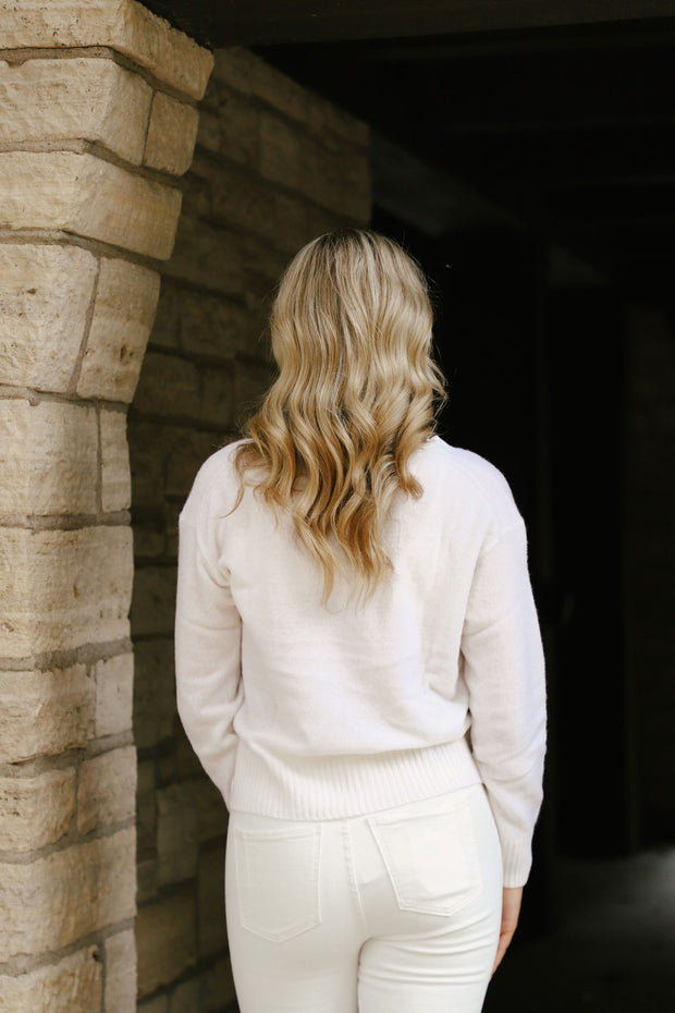 Tenlea Hunter - Cashmere Perfect V-Neck Sweater in Soft White
