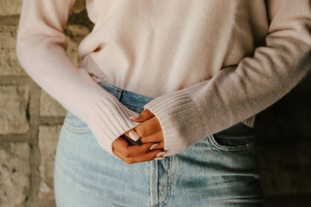 Tenlea Hunter - Cashmere Crewneck Sweatshirt in Pink Sand