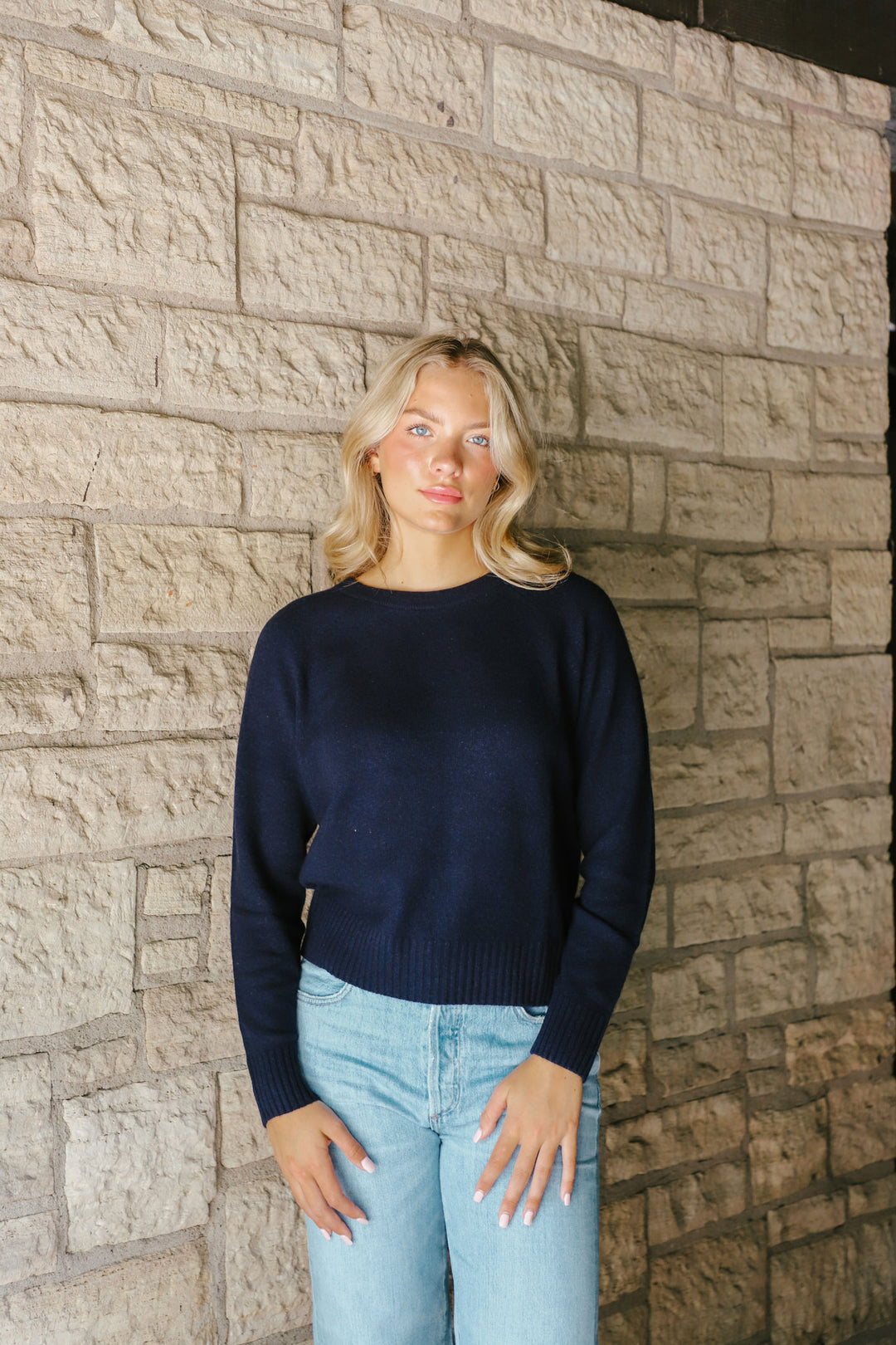 Tenlea Hunter - Cashmere Crewneck Sweatshirt in Deep Navy