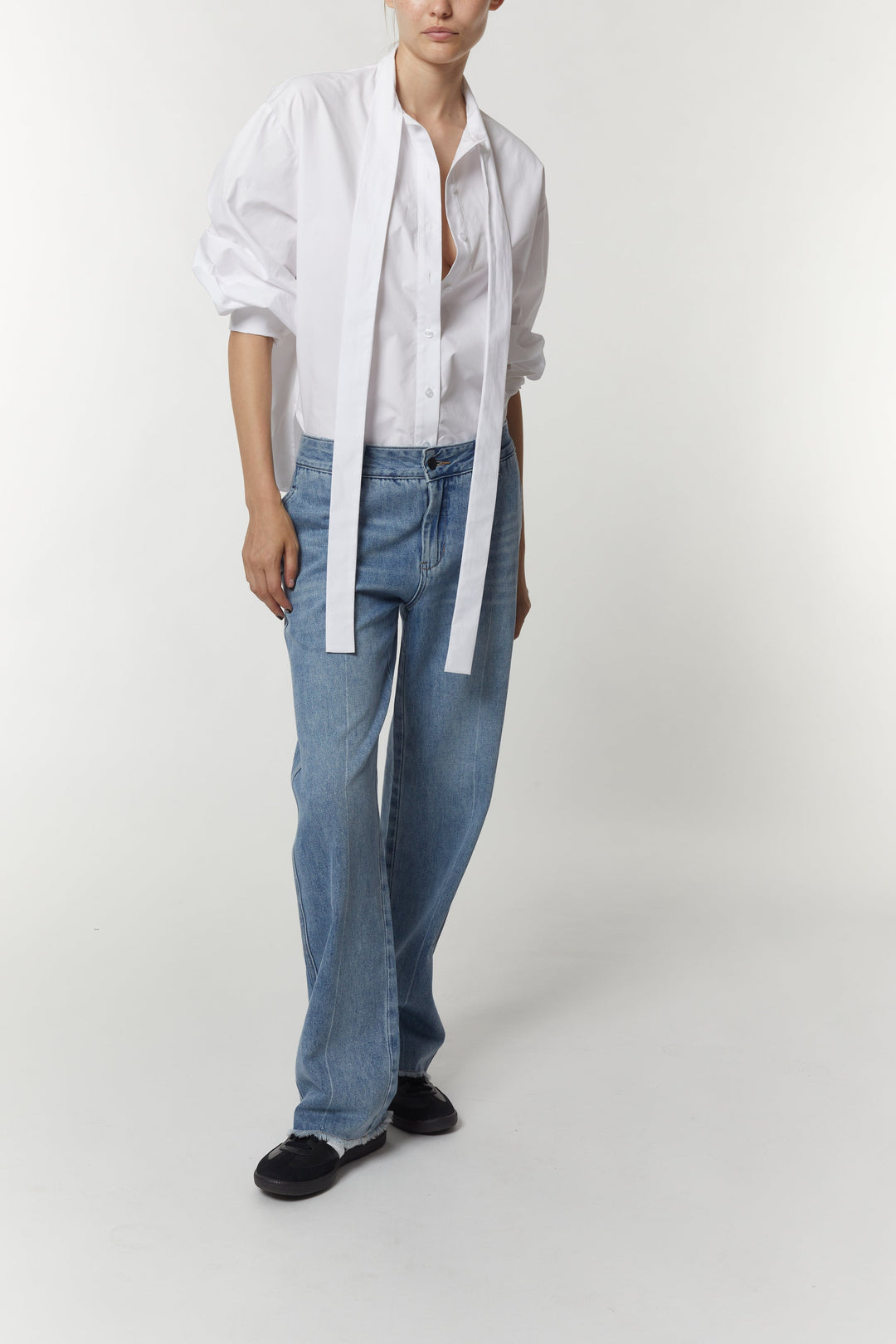 Saint Art New York - Kimberly Bow-Tie Blouse in White