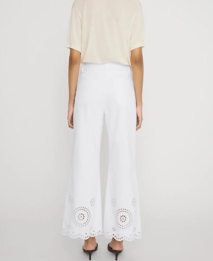 FRAME - The Eyelet Wide Flare In White Jeans