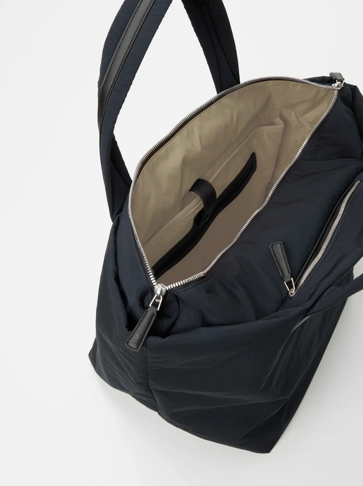 VEE COLLECTIVE - Essence Tote Medium in Black Handbag