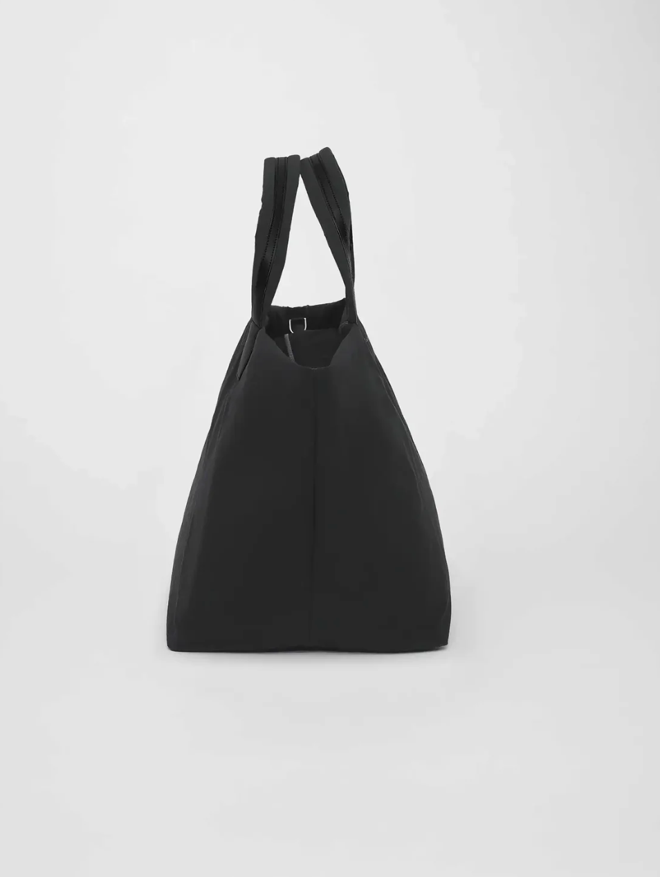 VEE COLLECTIVE - Essence Weekender in Black Handbag
