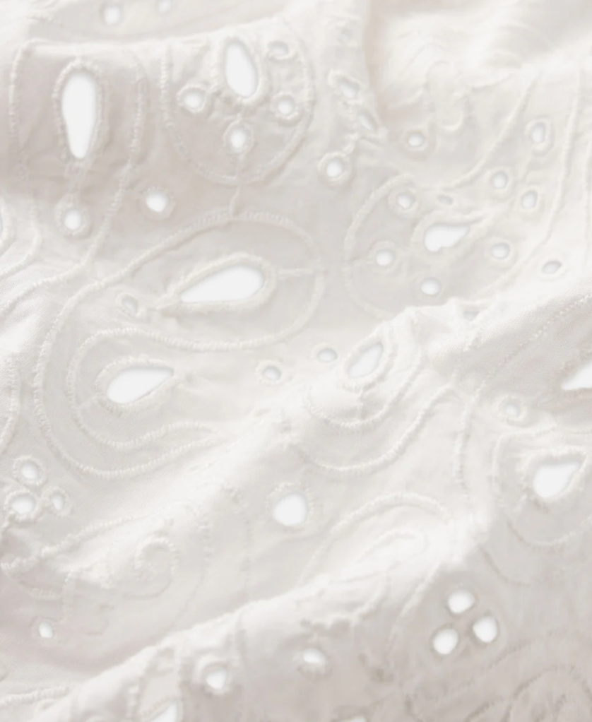 FRAME - The Paisley Eyelet Short In White Shorts