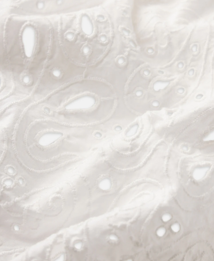 FRAME - The Paisley Eyelet Short In White Shorts