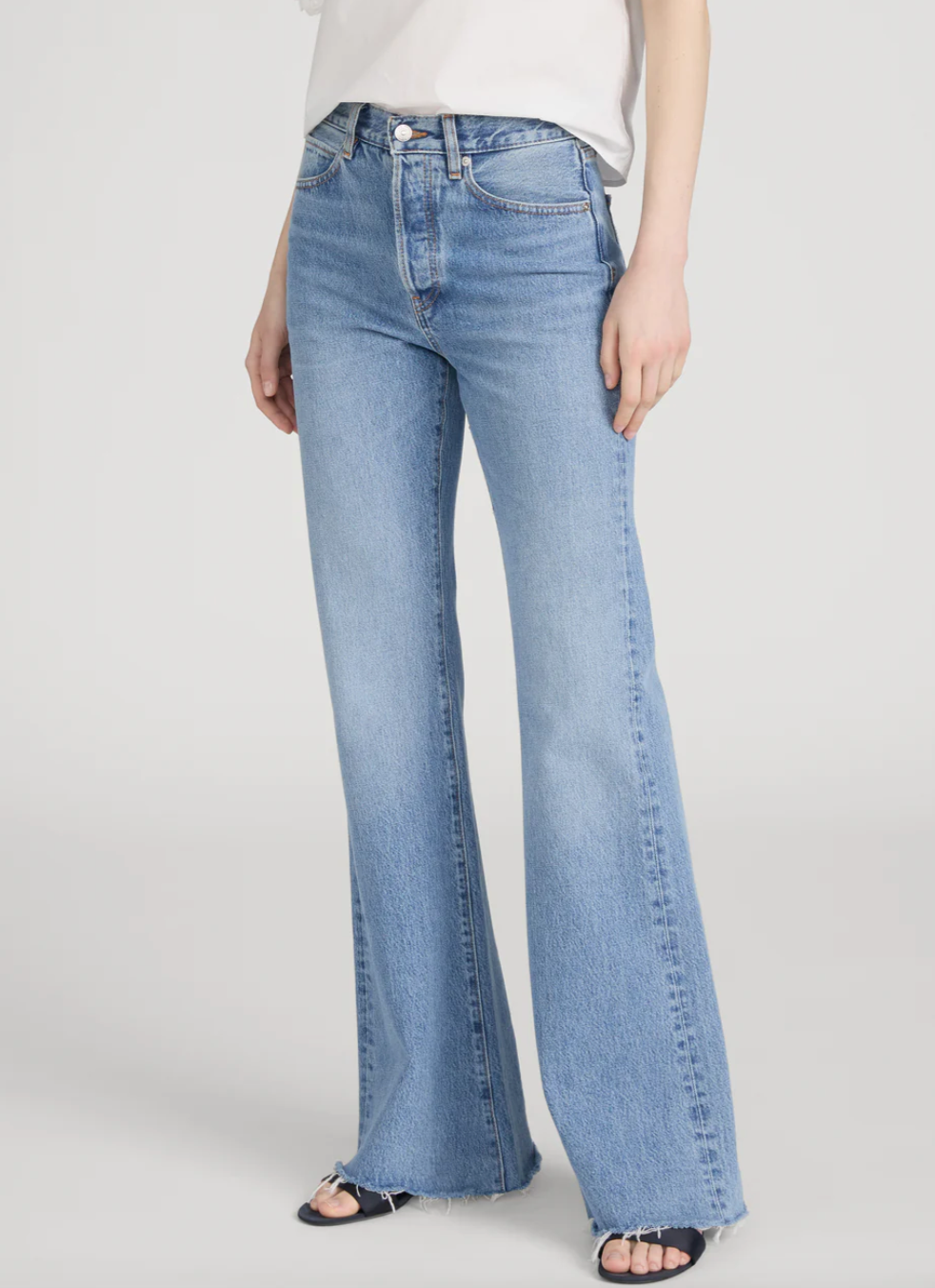 FRAME - The Lax In Dew Raw Fray Denim