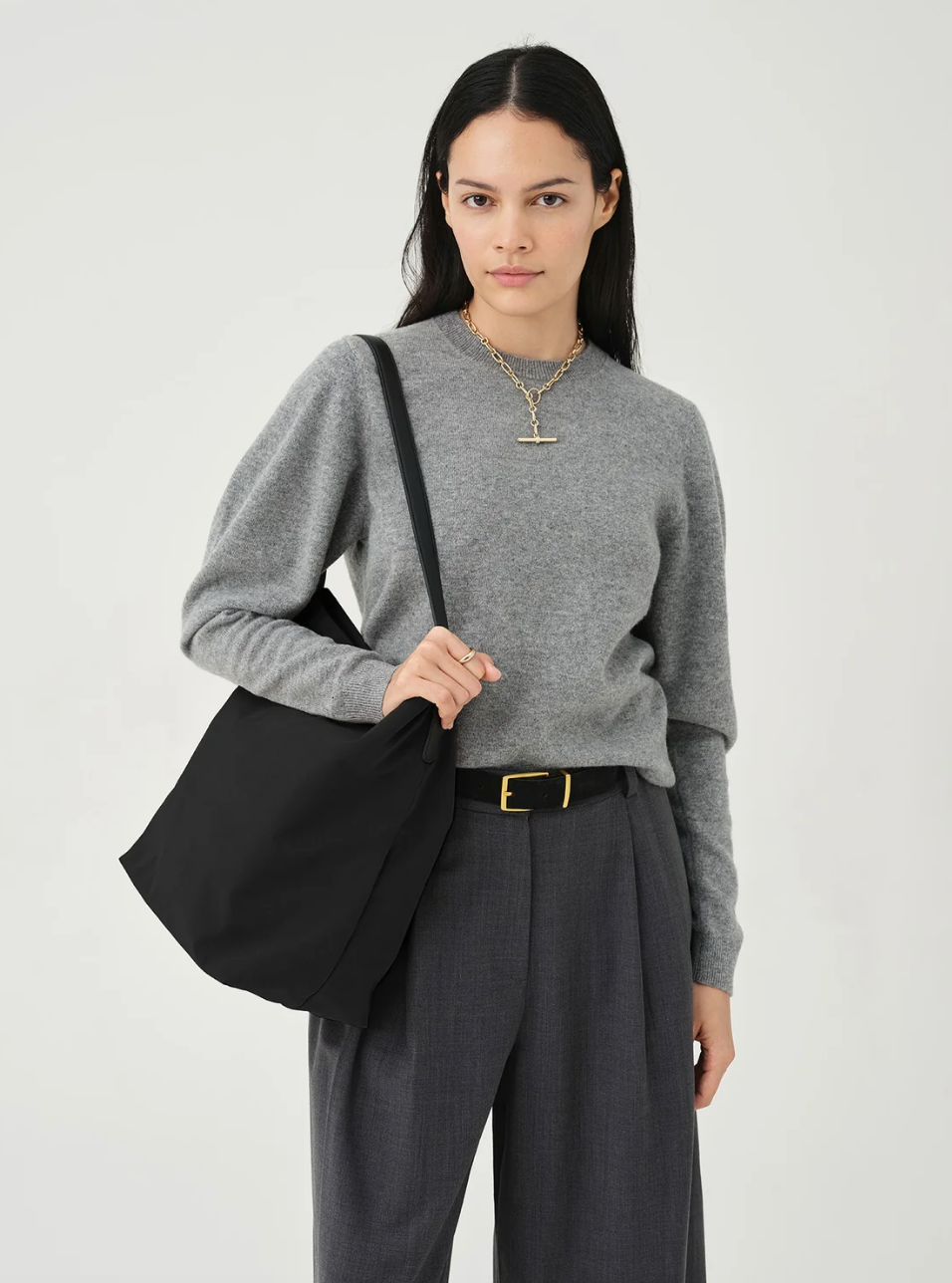 VEE COLLECTIVE - Essence Vertical Tote in Black Handbag