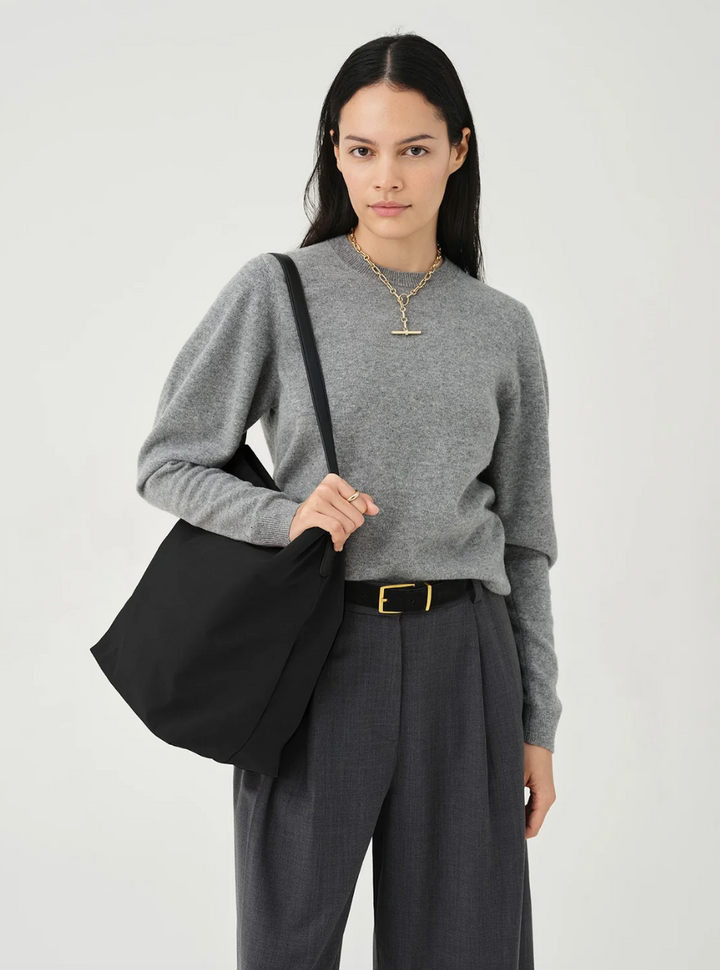 VEE COLLECTIVE - Essence Vertical Tote in Black Handbag