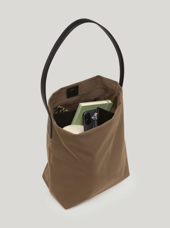 VEE COLLECTIVE - Essence Vertical Tote in Mink Handbag