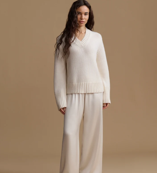 JENNI KAYNE - Cropped Jet V-Neck in Ivory