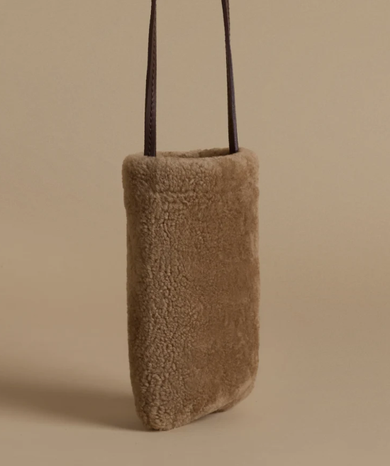 JENNI KAYNE - Yves Shearling Pouch in Camel Handbag