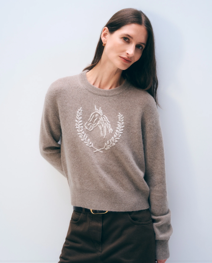 WHITE & WARREN - Cashmere Blend Horse Embroidered Crew in Misty Sweaters