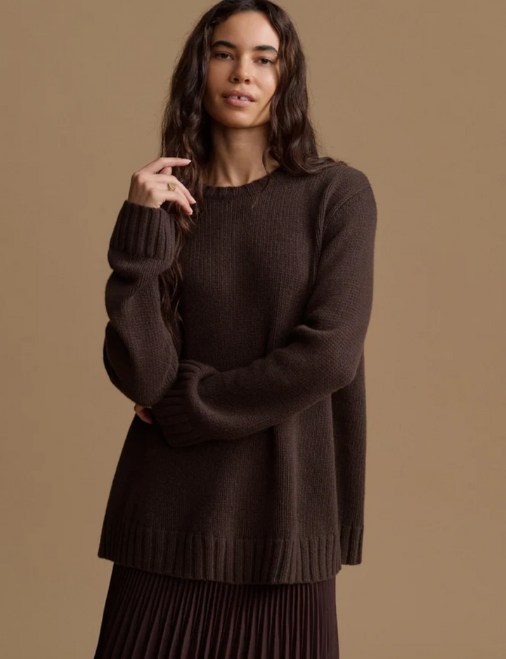 JENNI KAYNE - Cashmere Amelia Crewneck in Chocolate Sweaters