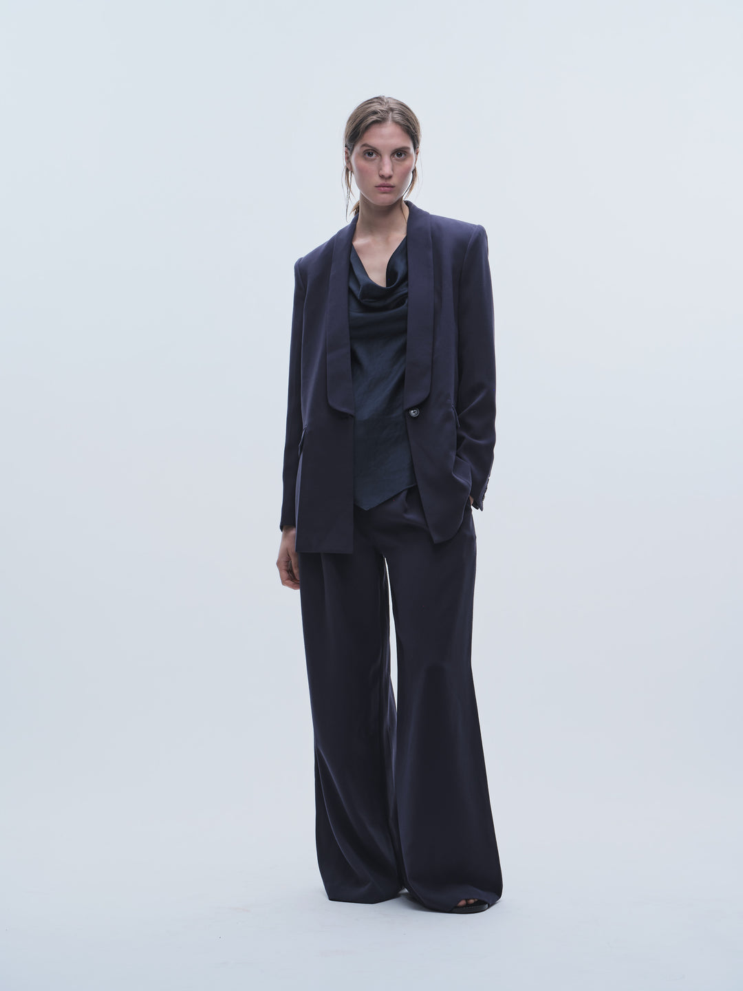 Saint Art New York - Lennox Everyday Blazer in Navy Crepe