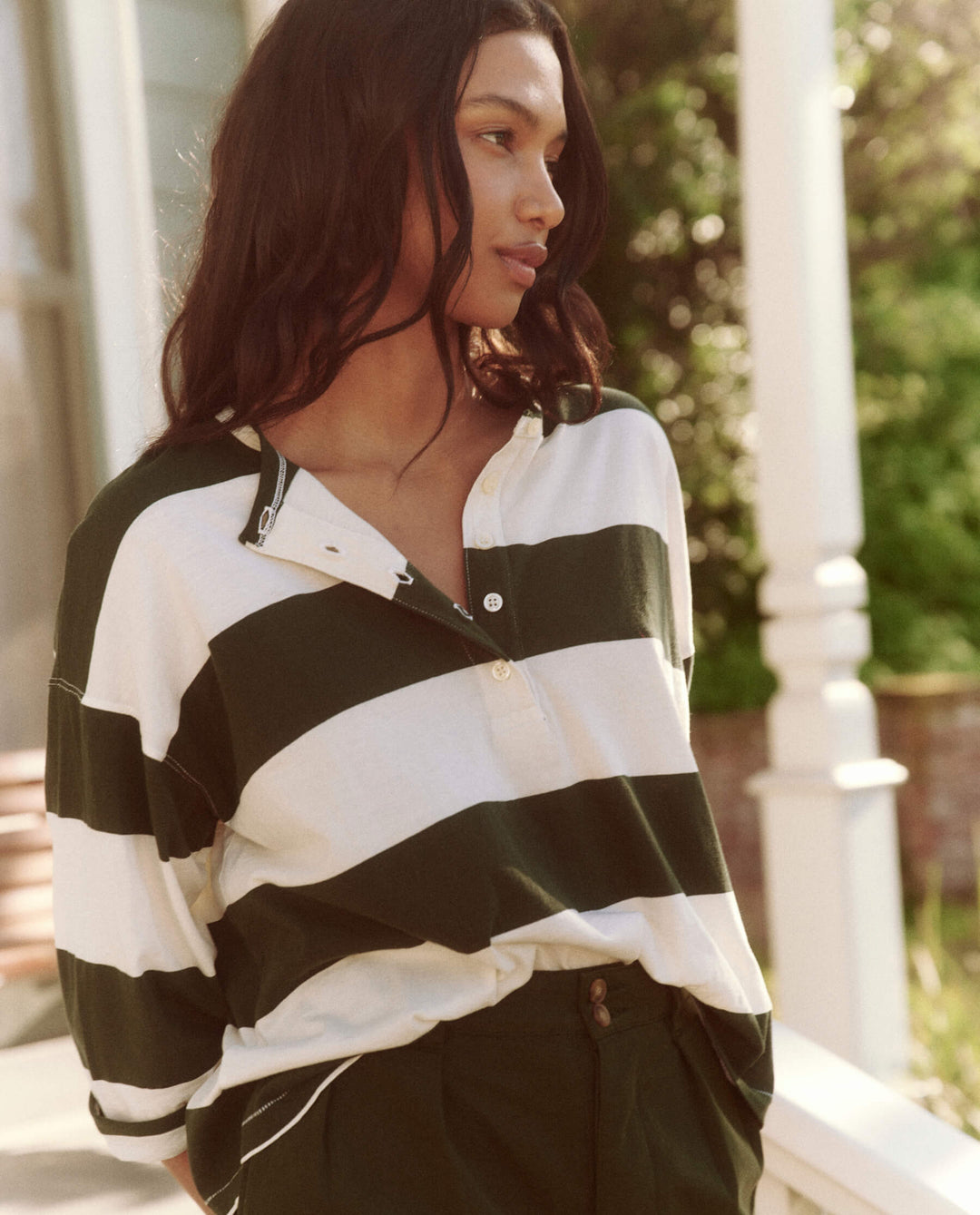 The Great - The Shrunken Henley in Dark Cypress Stripe