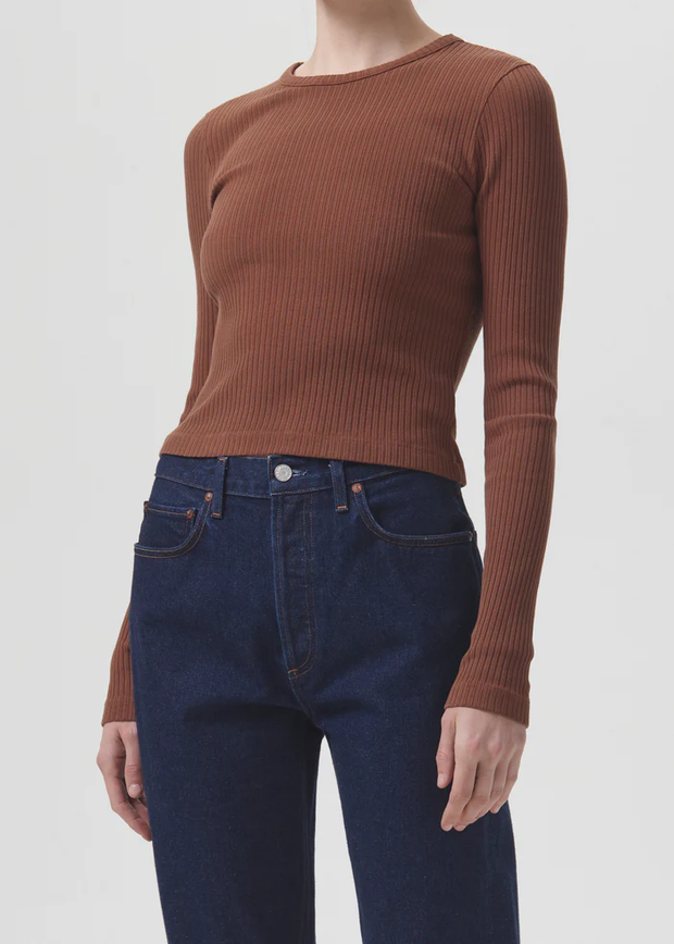 AGOLDE - Alma Shrunken Crew Neck in Beeswax