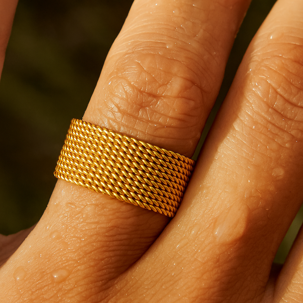 ELLIE VAIL - Etta Mesh Ring in Gold Jewelry