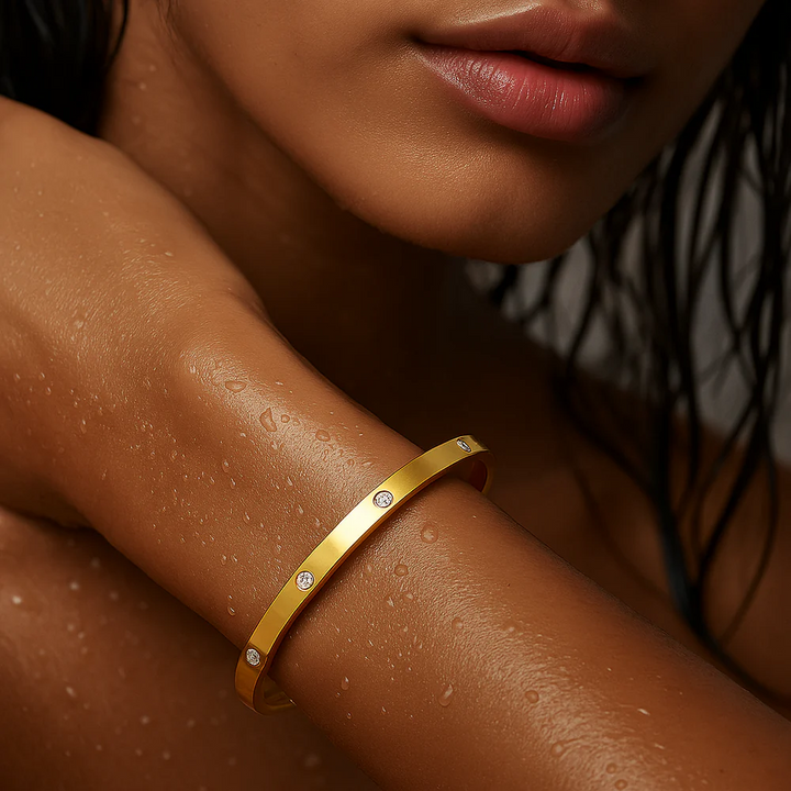 ELLIE VAIL - Jordyn Bangle Bracelet in Gold Jewelry