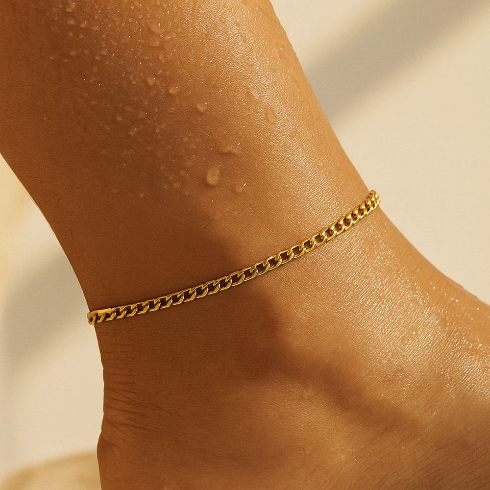 ELLIE VAIL - Nyx Curb Chain Anklet in Gold Jewelry