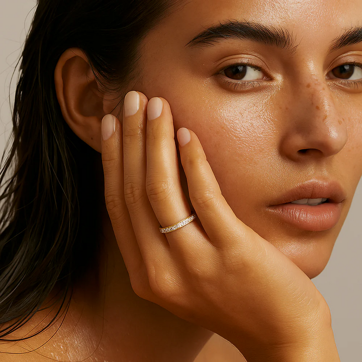 ELLIE VAIL - Velia Eternity Band Ring in Gold Jewelry