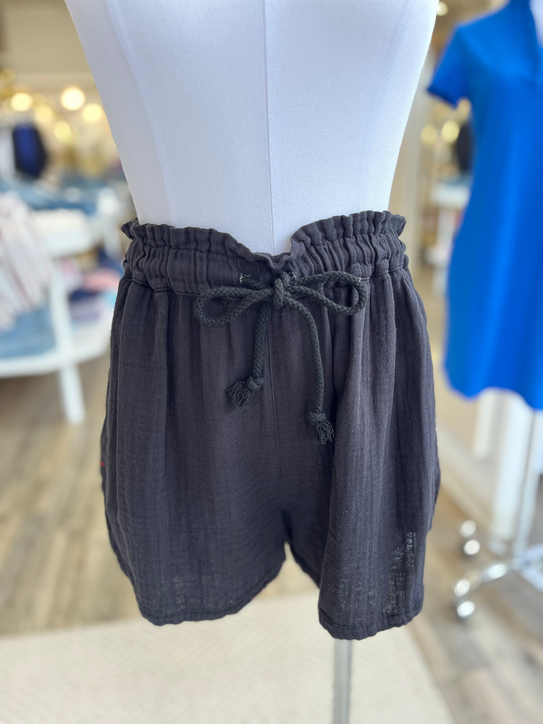 Xirena - Starla Short in Black