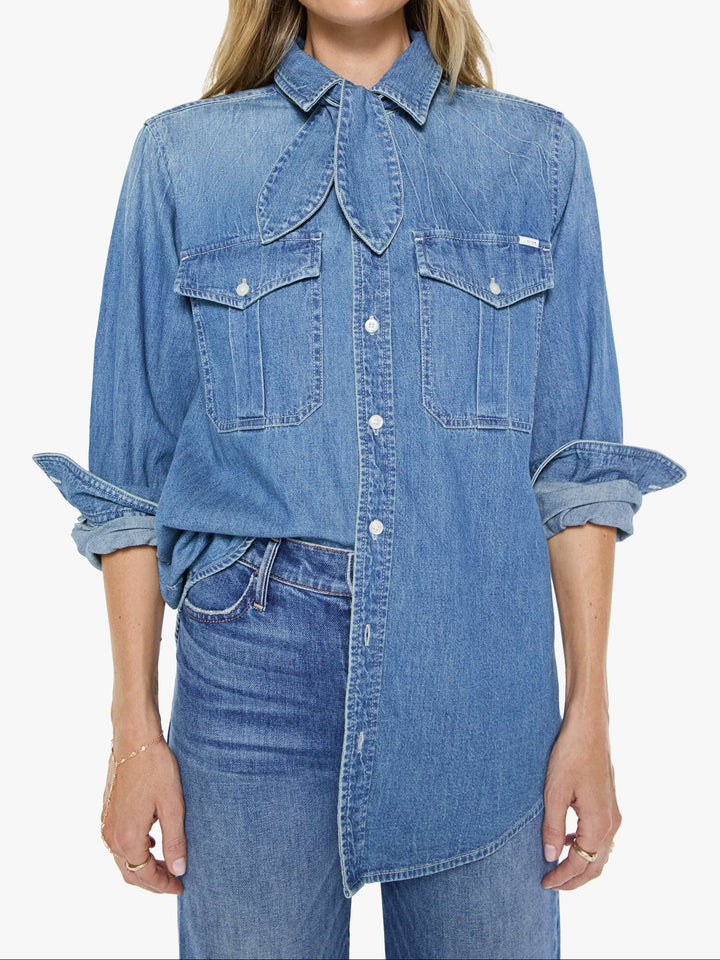 MOTHER - The Scouts Honor Bestie Denim Shirt in Brownie Points